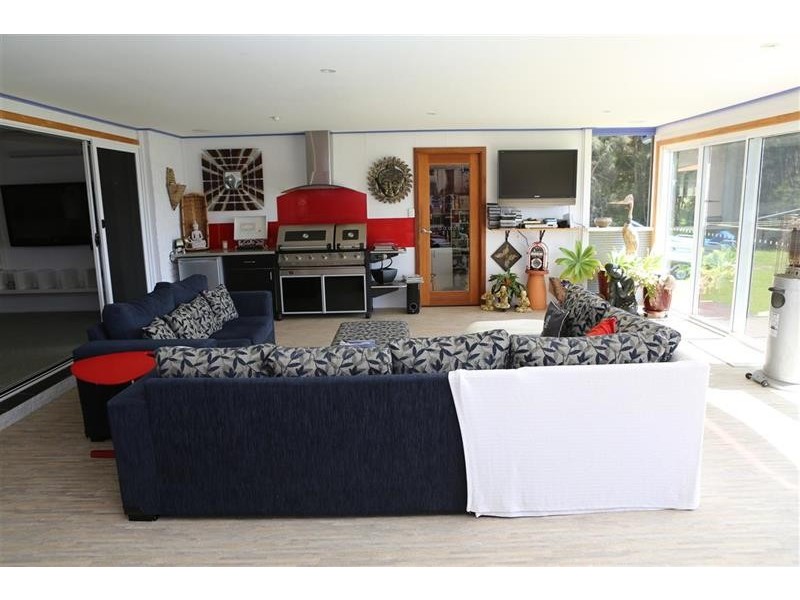 37 Myuna St, Dalmeny NSW 2546