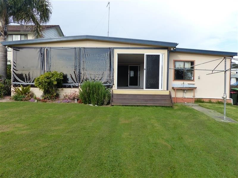 37 Myuna St, Dalmeny NSW 2546