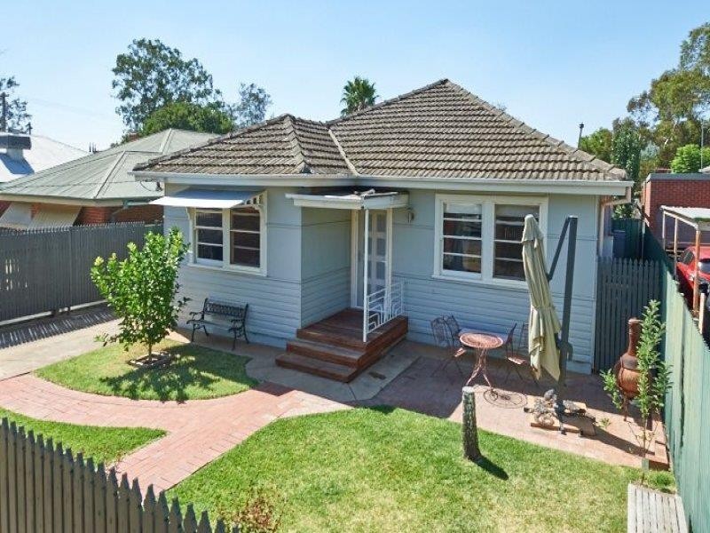 27 Bourke St, Wagga Wagga NSW 2650