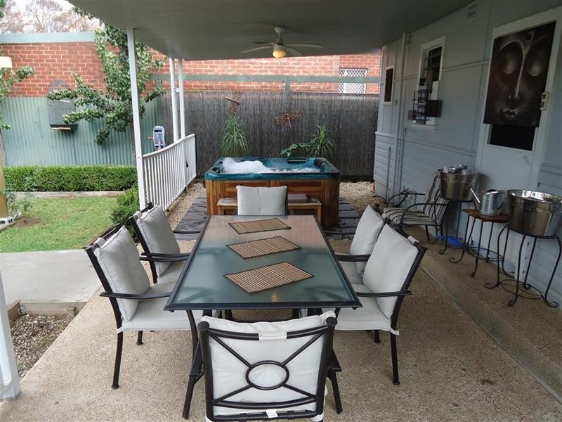 27 Bourke St, Wagga Wagga NSW 2650