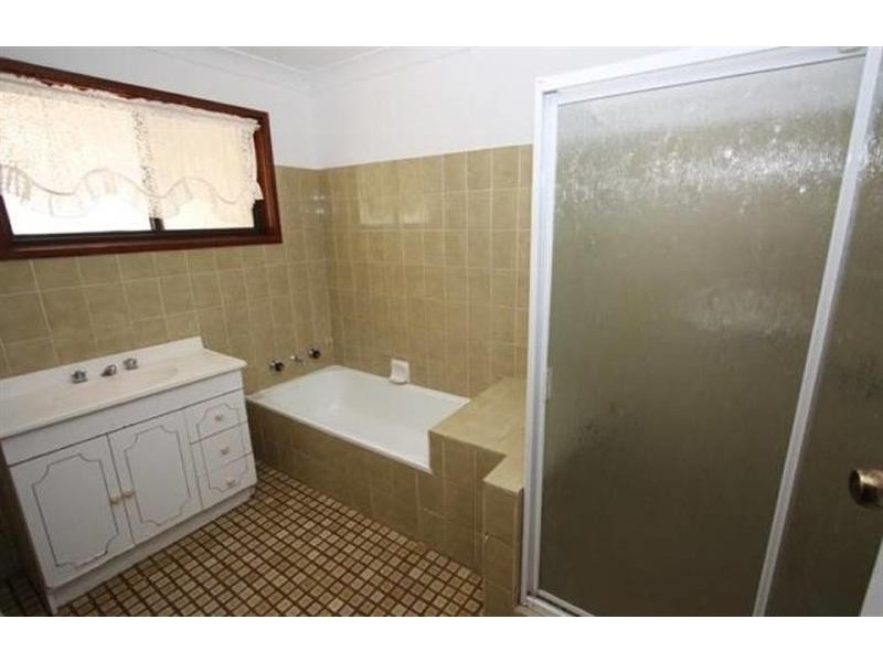 13 Grinton Ave, Wagga Wagga NSW 2650