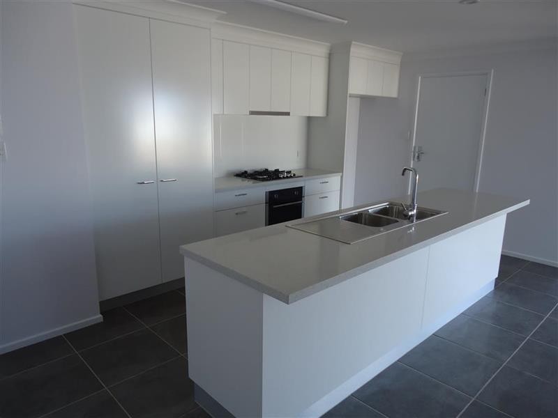 27 Alma Cres, Wagga Wagga NSW 2650