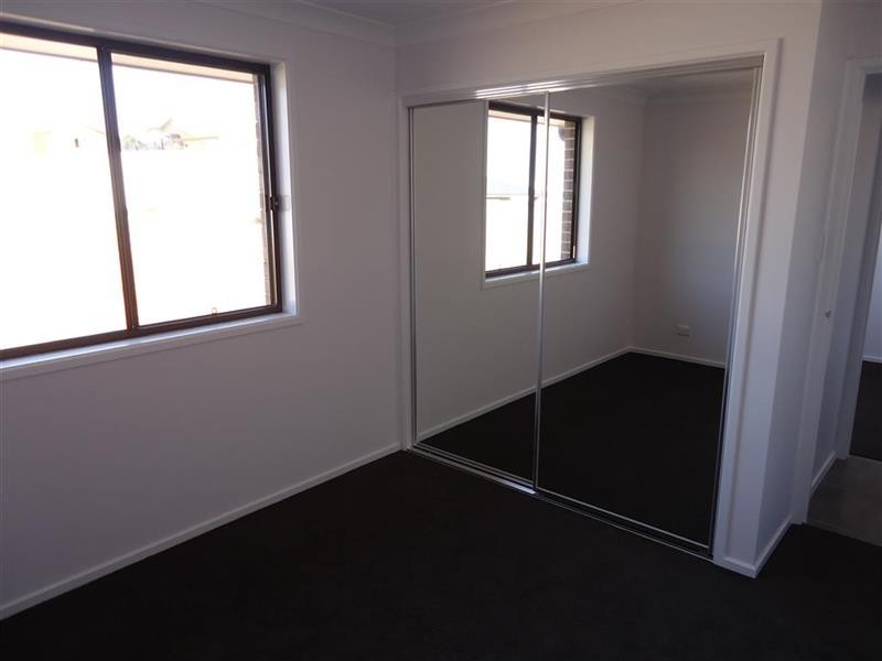 27 Alma Cres, Wagga Wagga NSW 2650