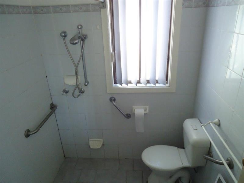 90 Bolger Ave, Wagga Wagga NSW 2650