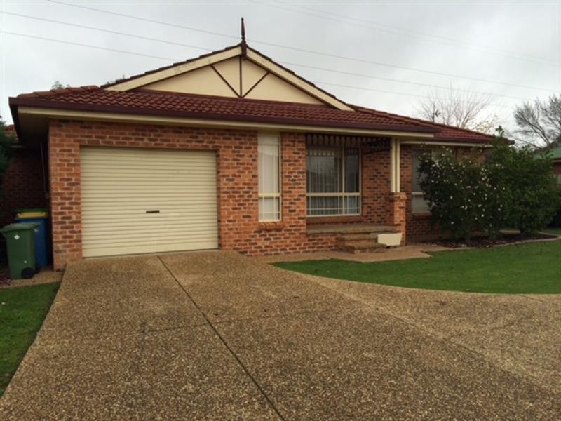 1/8 Malebo Pl, Wagga Wagga NSW 2650