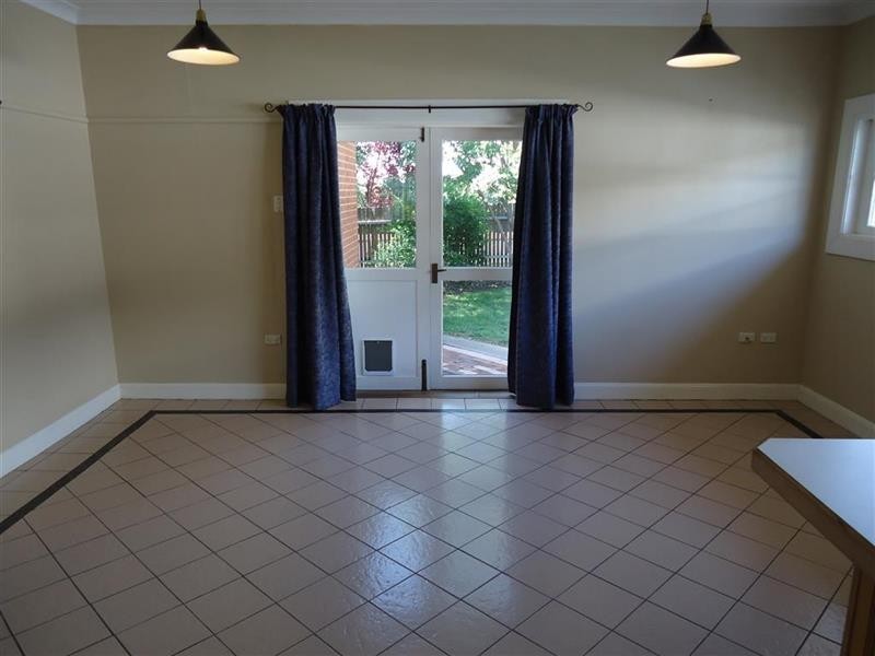 35 Bluett Cres, Wagga Wagga NSW 2650