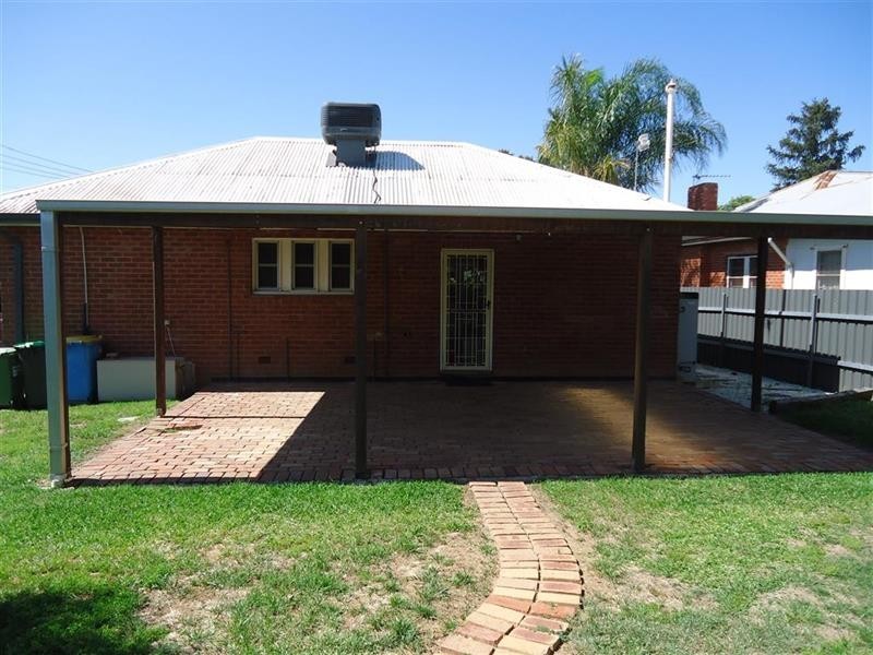 35 Bluett Cres, Wagga Wagga NSW 2650