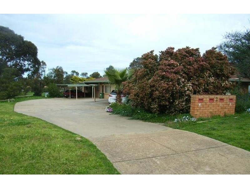 3/2 Fairbairn  Cres, Wagga Wagga NSW 2650