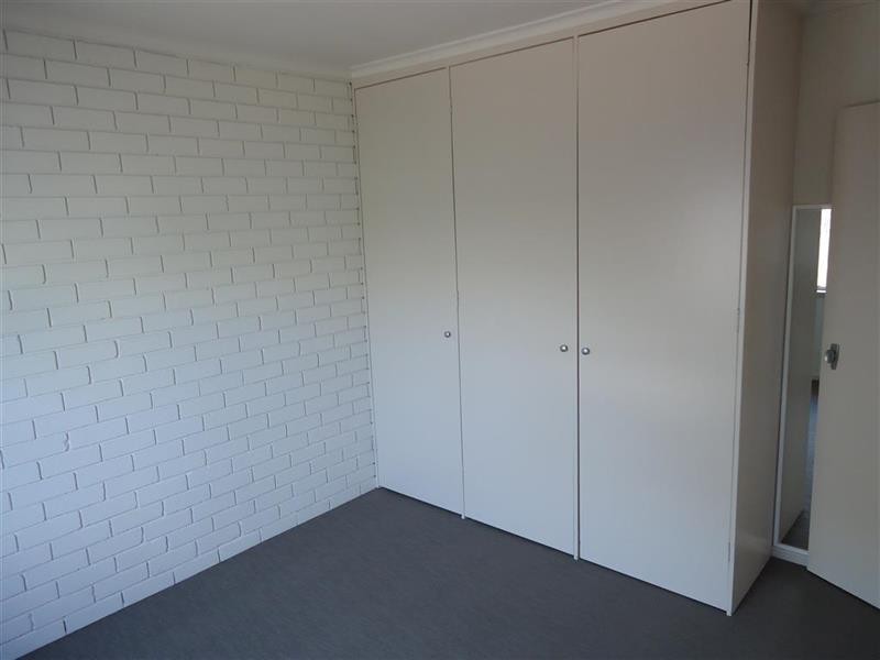 3/2 Fairbairn  Cres, Wagga Wagga NSW 2650