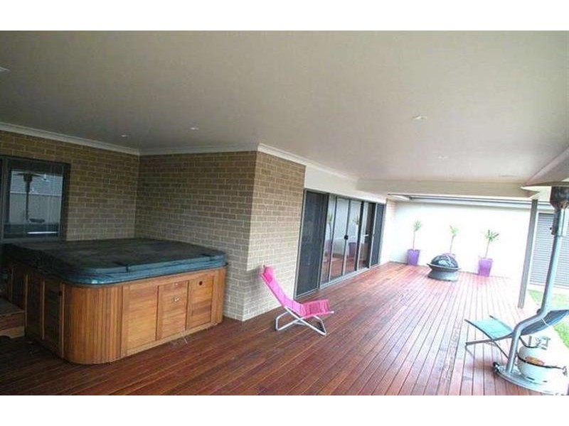 2 Fisher Pl, Wagga Wagga NSW 2650