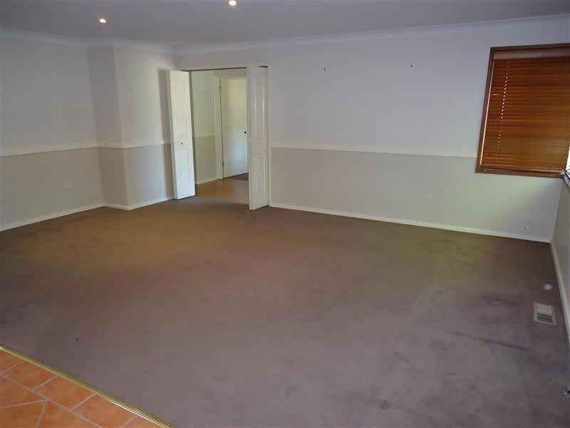 25 Kilpatrick St, Wagga Wagga NSW 2650