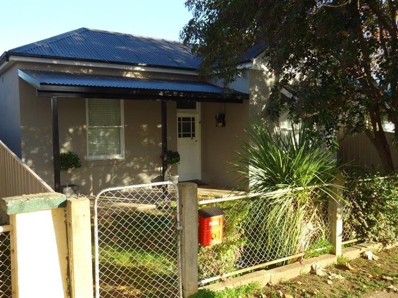 194 Gurwood St, Wagga Wagga NSW 2650