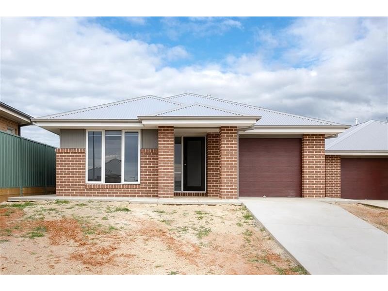 2/9 Gimlet Pl, Forest Hill NSW 2651