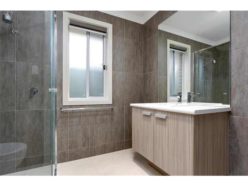 2/9 Gimlet Pl, Forest Hill NSW 2651