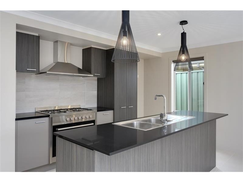 2/9 Gimlet Pl, Forest Hill NSW 2651