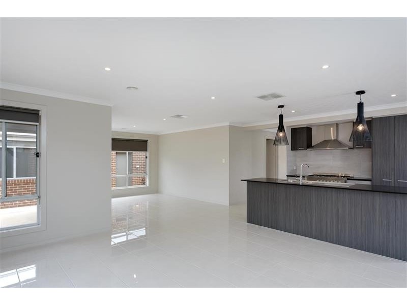 2/9 Gimlet Pl, Forest Hill NSW 2651