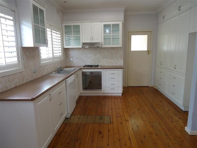 18 Shaw St, Wagga Wagga NSW 2650