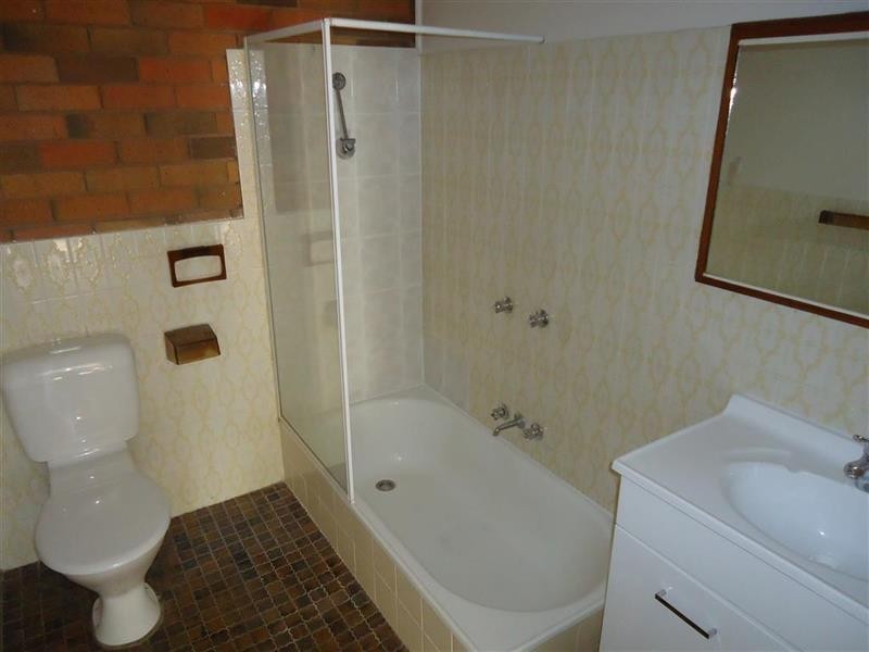 2/4-6 Thorne St, Wagga Wagga NSW 2650