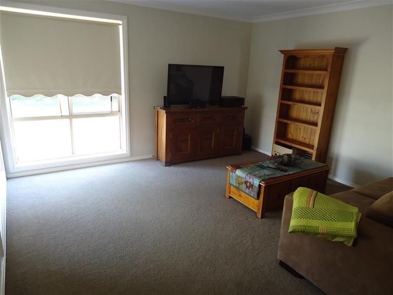 12 Wonkana Rd, Wagga Wagga NSW 2650