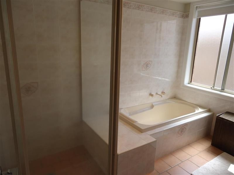 12 Wonkana Rd, Wagga Wagga NSW 2650