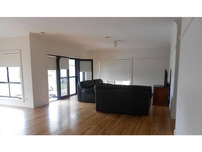 34 Copland St, Wagga Wagga NSW 2650