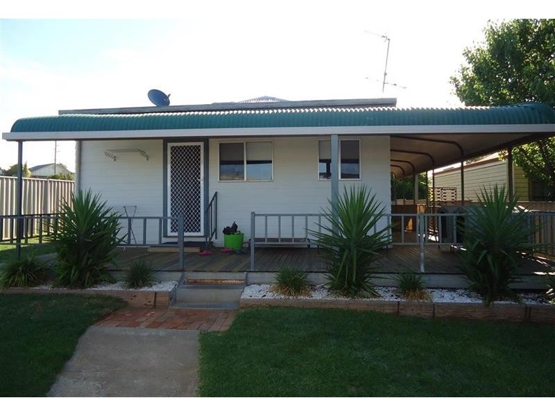 15 Roma St, Wagga Wagga NSW 2650