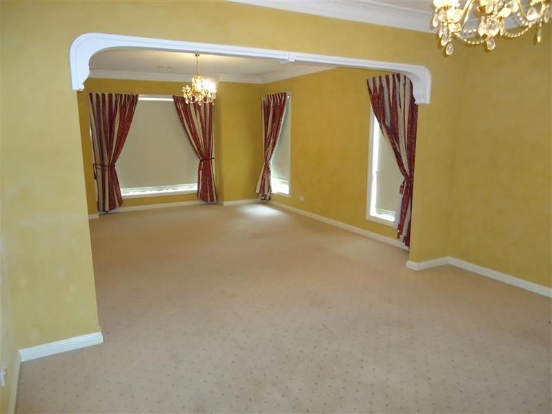 15 Lincoln Ave, Wagga Wagga NSW 2650