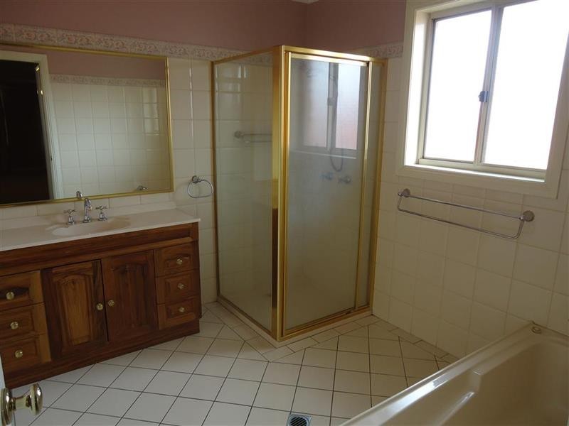 15 Lincoln Ave, Wagga Wagga NSW 2650