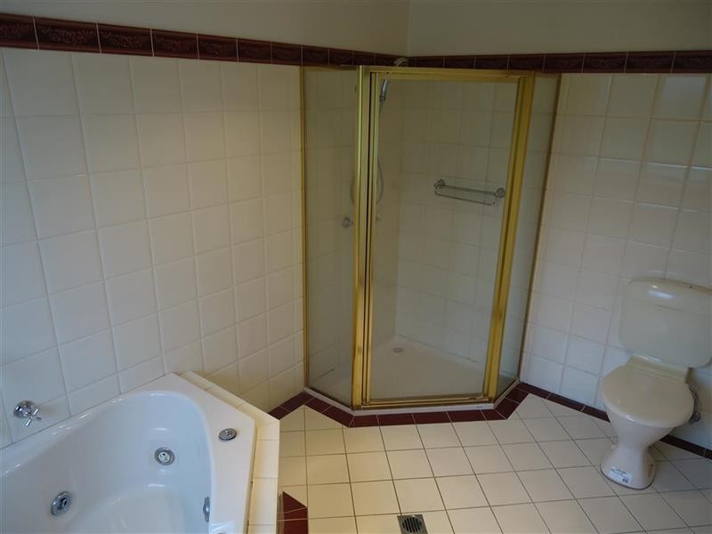 15 Lincoln Ave, Wagga Wagga NSW 2650