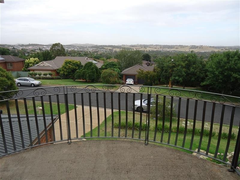 15 Lincoln Ave, Wagga Wagga NSW 2650