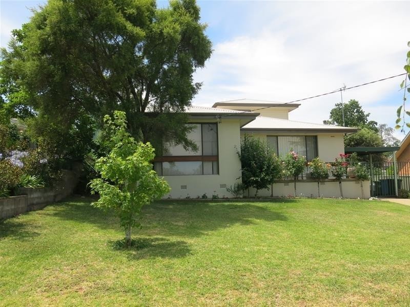 6 Raleigh Pl, Wagga Wagga NSW 2650