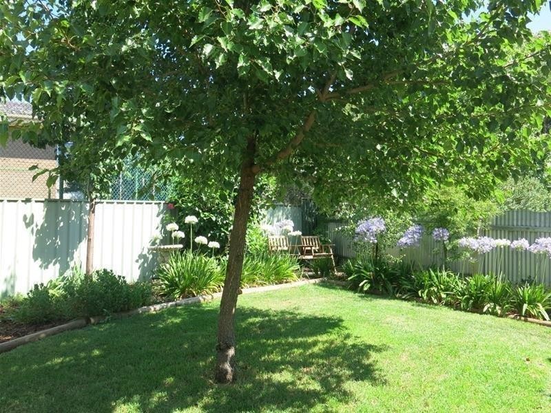 6 Raleigh Pl, Wagga Wagga NSW 2650