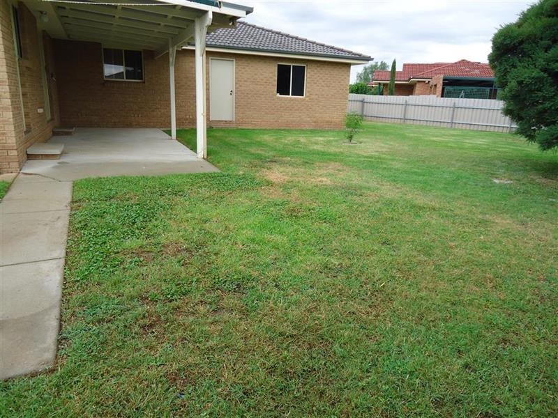 12 Gidgee Pl, Wagga Wagga NSW 2650