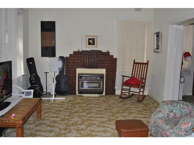 29 Athol St, Wagga Wagga NSW 2650