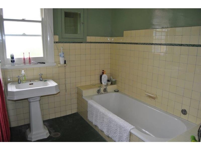 29 Athol St, Wagga Wagga NSW 2650