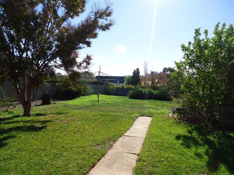 29 Athol St, Wagga Wagga NSW 2650