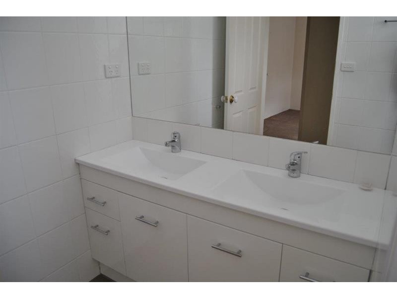 7 Lansdowne Ave, Wagga Wagga NSW 2650