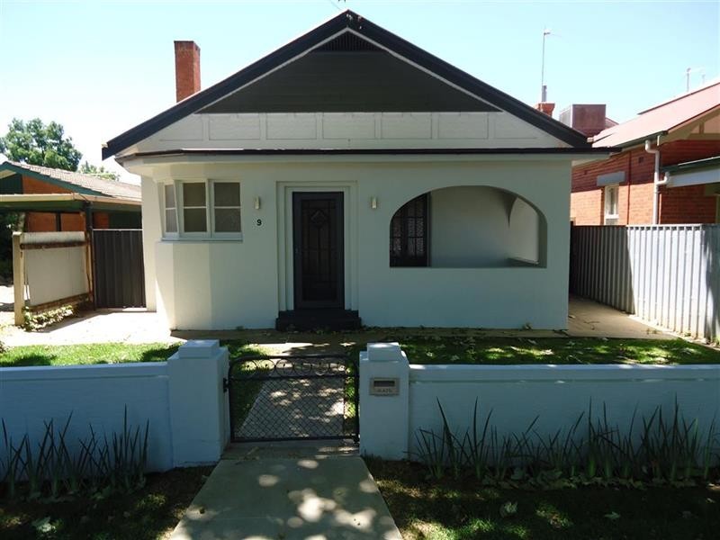 9 Fox St, Wagga Wagga NSW 2650