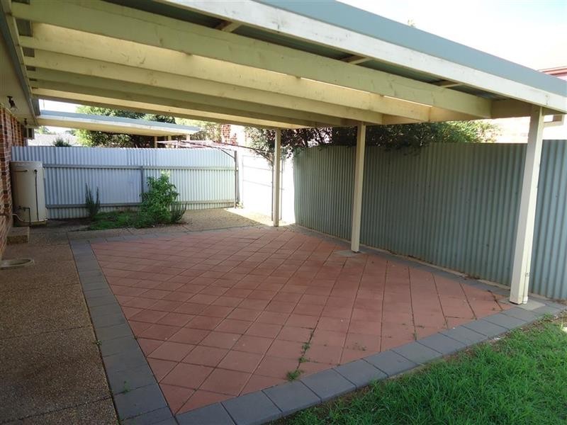 2/2 Lamilla St, Wagga Wagga NSW 2650