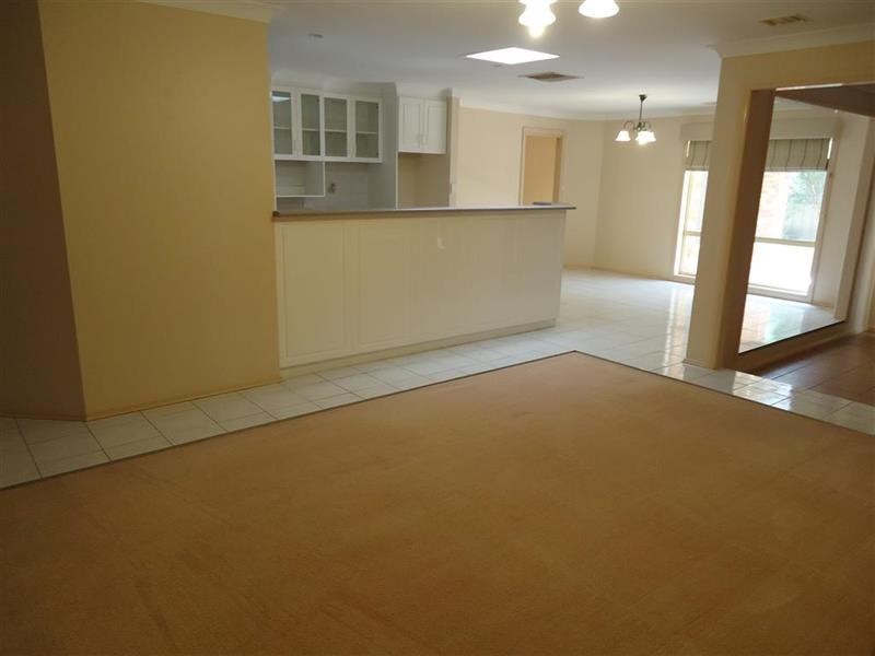 5 Malaya Dr, Wagga Wagga NSW 2650