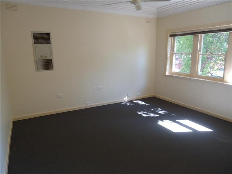 33 Mair St, Wagga Wagga NSW 2650