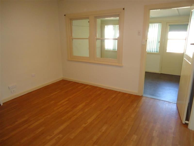 33 Mair St, Wagga Wagga NSW 2650