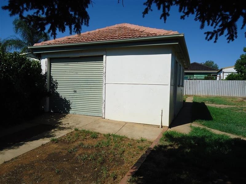 33 Mair St, Wagga Wagga NSW 2650