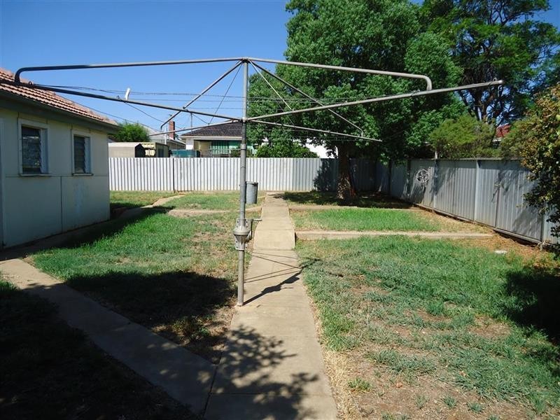 33 Mair St, Wagga Wagga NSW 2650