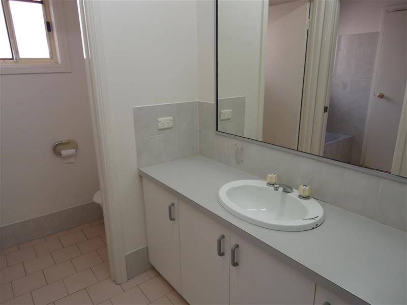 26 Balleroo Cres, Wagga Wagga NSW 2650