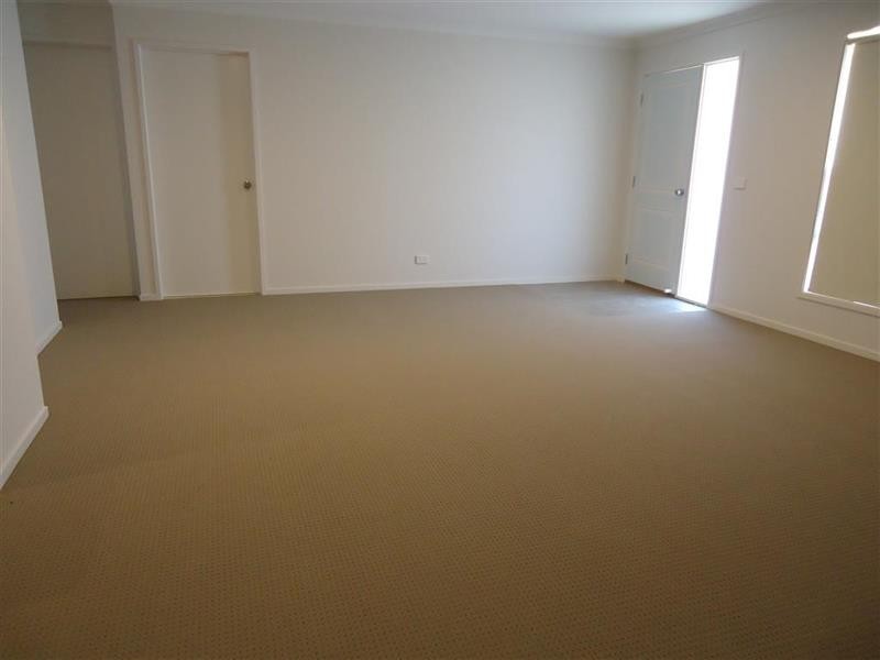 12 Watson Bvd, Wagga Wagga NSW 2650