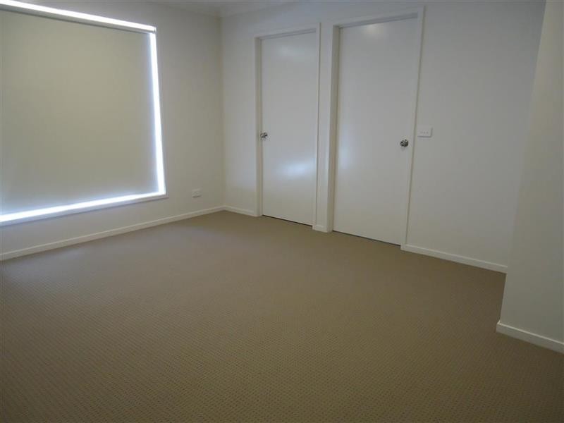 12 Watson Bvd, Wagga Wagga NSW 2650