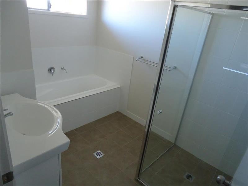 12 Watson Bvd, Wagga Wagga NSW 2650