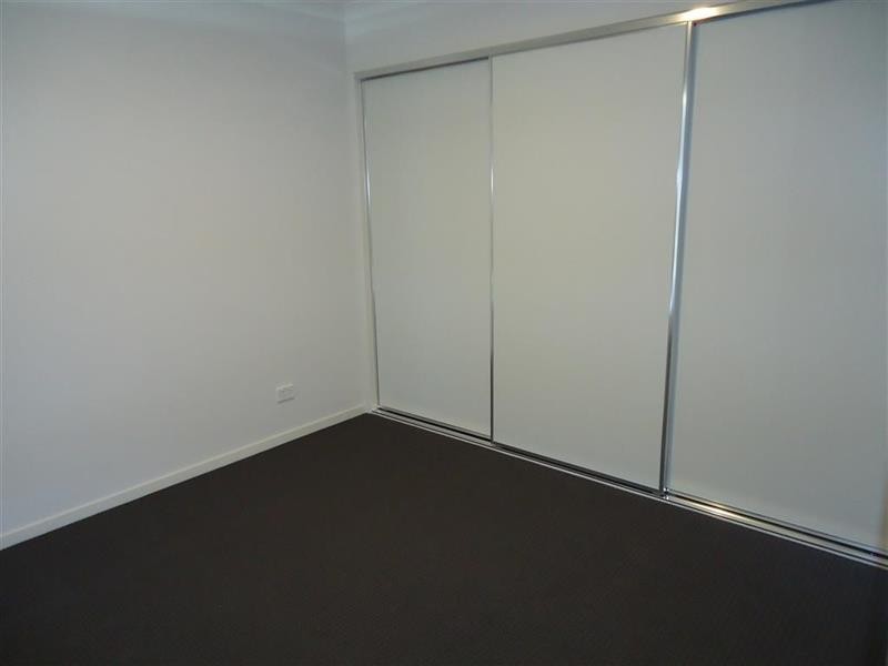 8 Tantoon Cct, Forest Hill NSW 2651