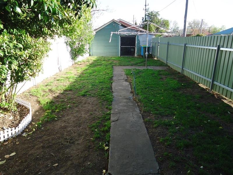6 Sheppard St, Wagga Wagga NSW 2650
